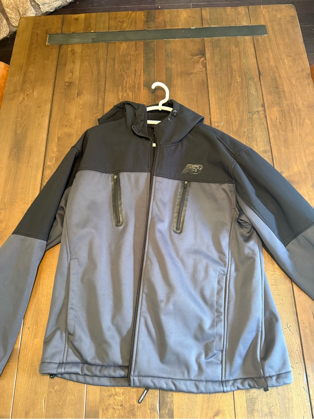 New Balance Men’s Two-Tone Hooded Softshell Jacket - Black & Gray